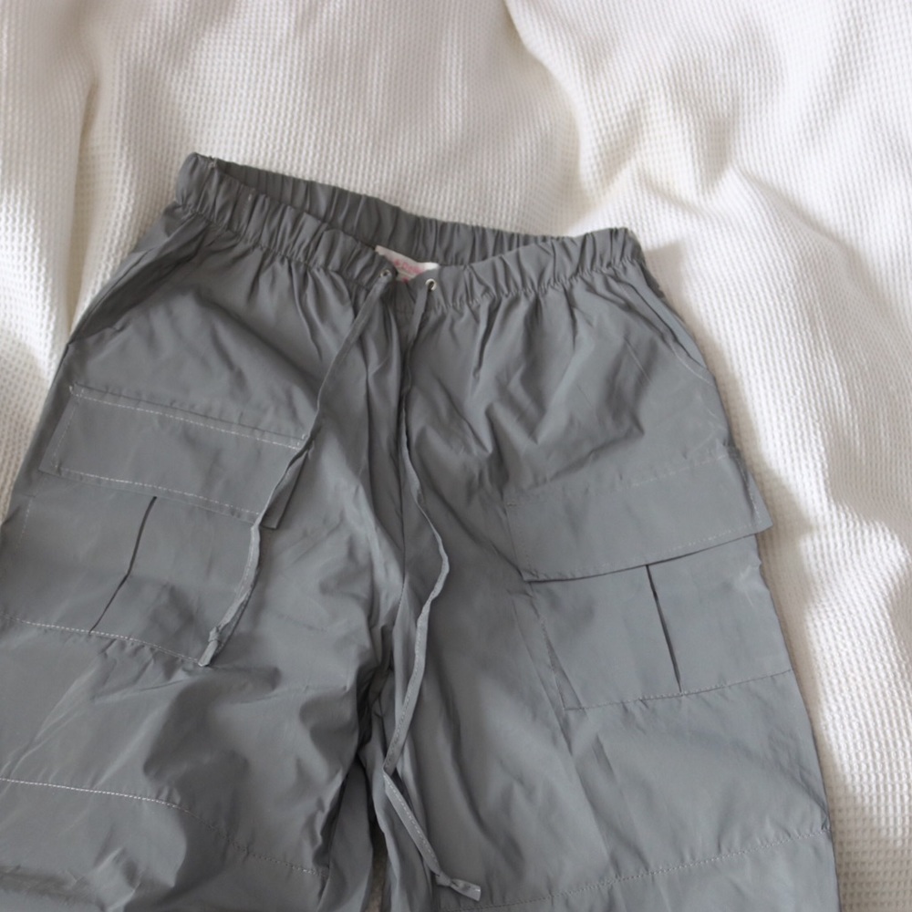 reflective pants🤍 - Picture 3 of 4